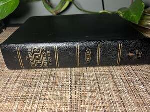 The Thompson Chain-Reference Study Bible NKJV Nelson 3555